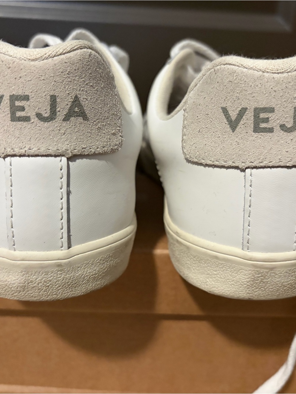 Veja Womens White Leather Sneakers - Minimal Low-Top - Picture 4 of 7